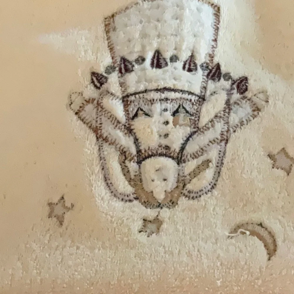 Vintage Country Farmhouse Embroidered Angels Bath towels, ivory, Set of 2